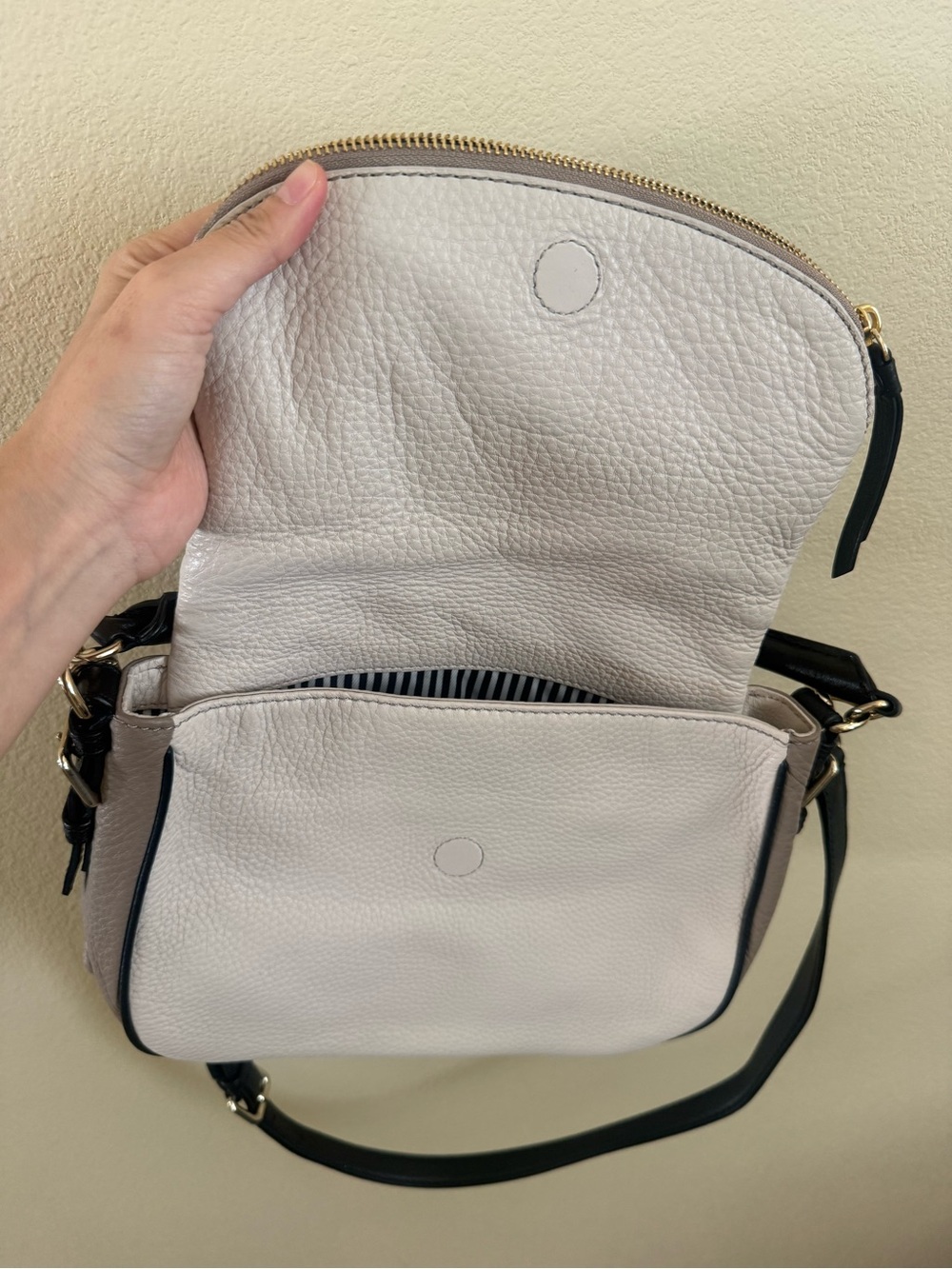 kate spade Two-Tone Medium Pebbled Leather Crossbody with Black Strap - Picture 3 of 3